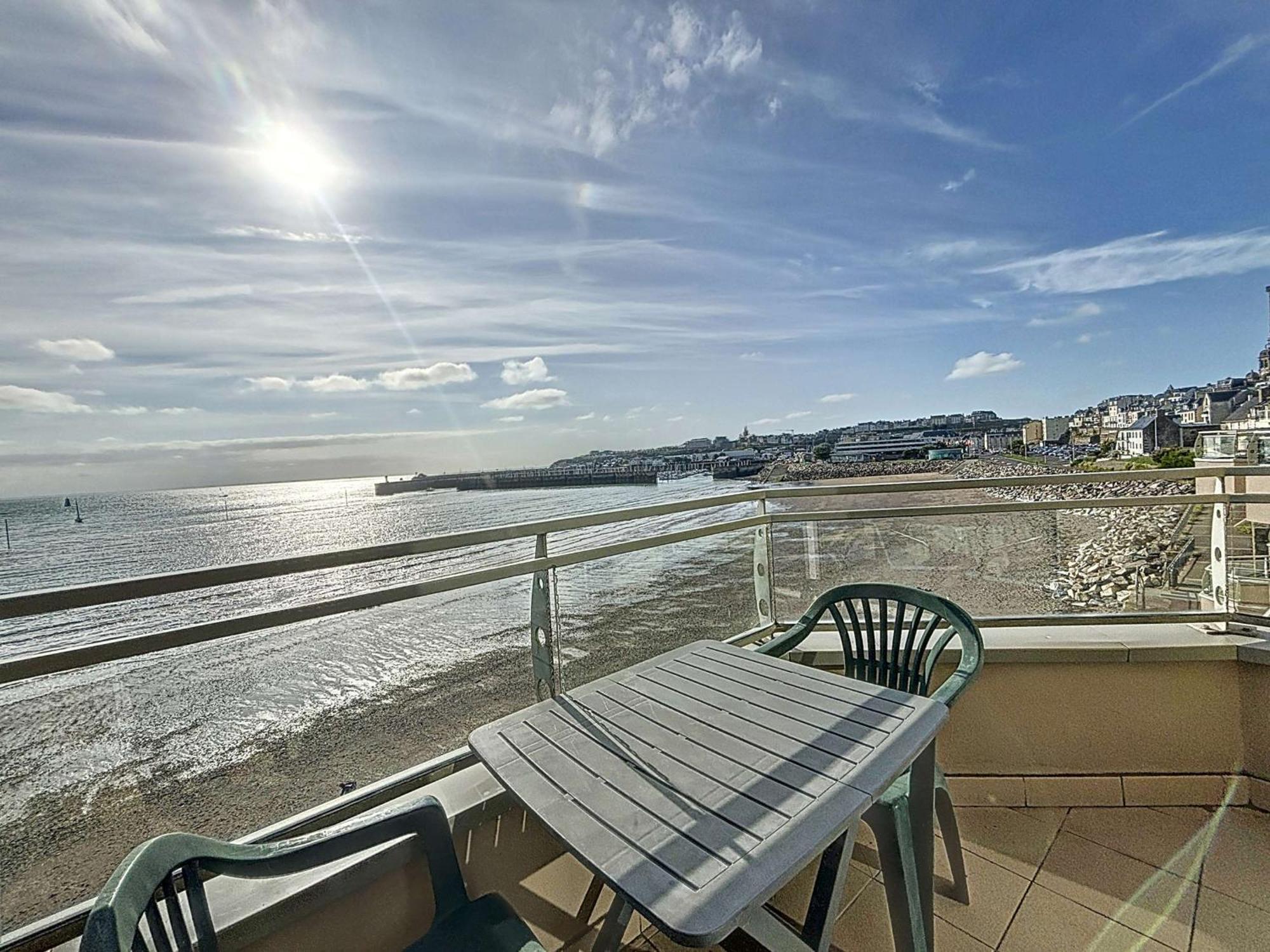 Appartement Avec Balcon, Proche Des Plages Et Commerces - Fr-1-361-89 Granville Exterior foto